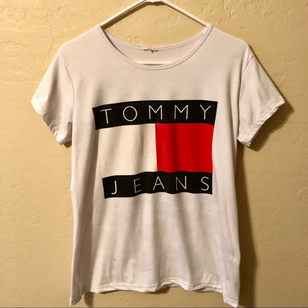 Vintage Tommy Hilfiger t shirt